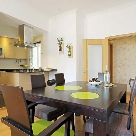 Apartman Portuguese Living Moniz Central *