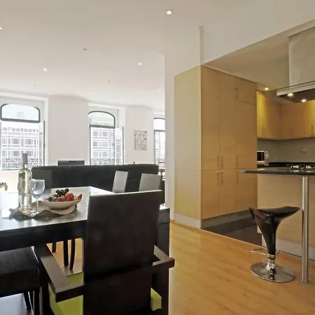 Portuguese Living Moniz Central Apartman *