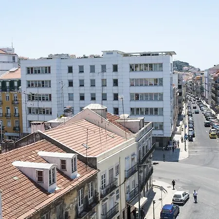 Portuguese Living Moniz Central